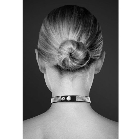 Чокер с кольцом в форме сердца